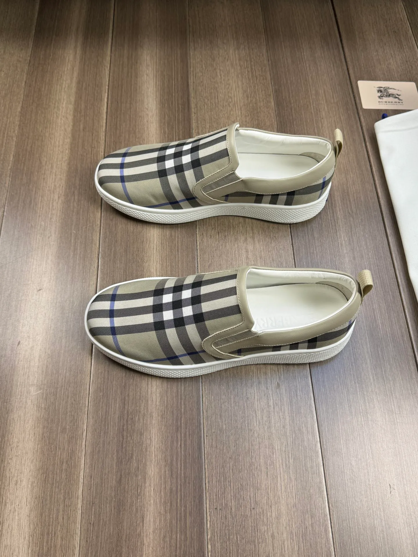 P380 [BURBERRY] Burberry - Upper: imported 🔝 brand totem cloth, heel brand webbing decoration - Inner: water-dyed cowhide - Outsole: ultra-light rubber; two-color molded outsole - Super high quality control, fine workmanship: highlighted (high-end, extravagance, grade) -Size: 38-44 (Male 45, can be customized)